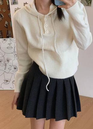 Однотонний светр із капюшоном5 фото