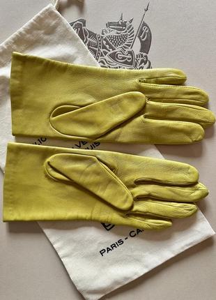 Зеленые перчатки из натуральной кожи и шелка3 фото