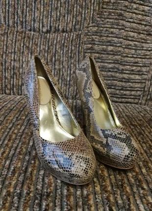 Туфлі жіночі 39р