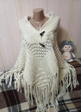Крутое вязаное объемное пончо накидка с бахромой h&m