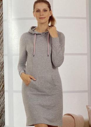 Теплое платье с капюшоном, платье худи, платье в спортивном стиле