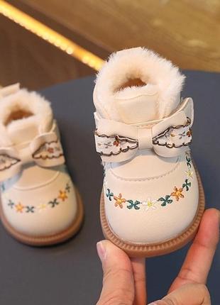 Зимние ботинки для девочки1 фото