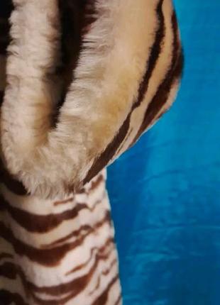 Шуба натуральная манто мутон цвет тигр 46-52-54р3 фото