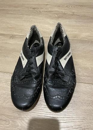 Кроссовки женские кожзам