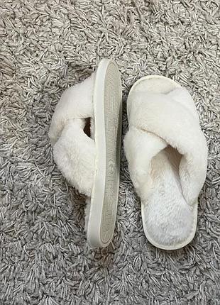 Тапочки меховые белые