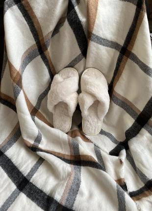 Тапочки меховые белые