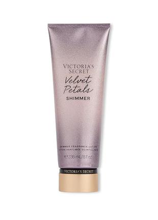 Парфюмированный набор для тела velvet petals shimmer от victoria's secret4 фото