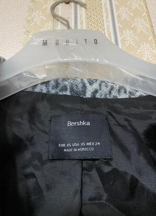 Стильне пальто bershka, серое пальто-кардиган2 фото