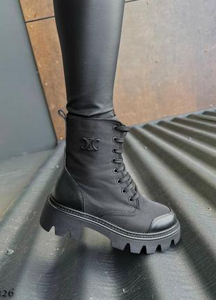 Ботинки зимние на повышенной тракторной подошве со шнуровкой водоотталкивающие 34006 в стиле селин черные