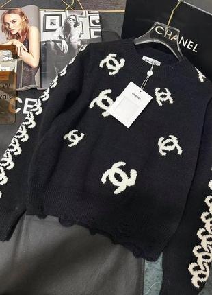 Бомбезный женский свитер в стиле chanel