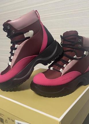 Классные зимние ботинки ботинки michael kors dupree hiker bootie8 фото