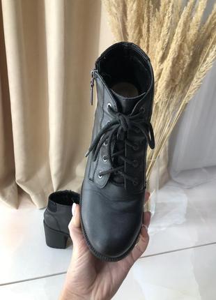 Ботинки сапожки осенние на широком каблуке на шнурках4 фото