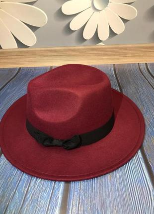 Шляпа унисекс федора с устойчивыми полями и бантиком бордовая (марсала)2 фото