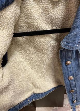 Стильная джинсовая теплая куртка на девочку 8-9 лет5 фото