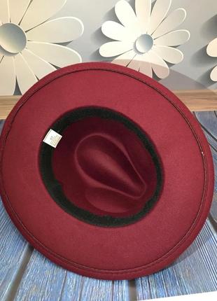 Шляпа унисекс федора love с лентой и устойчивыми полями бордовая (марсала)3 фото