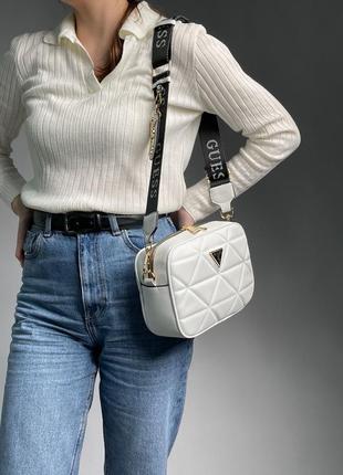 Женская спортивная сумка guess puff shoulder  кросс боди белая мягкая гесс4 фото