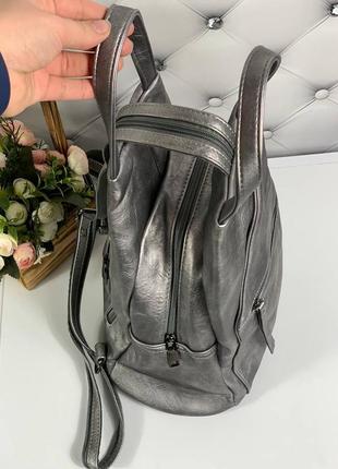 Жіночий рюкзак-сумка, плечові паски на блискавці3 фото