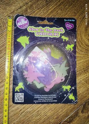 Декоративные наклейки единороги светятся в темноте