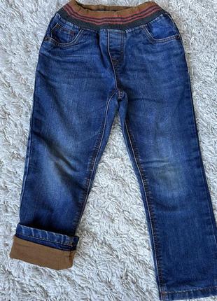 Теплые джинсы на трикотажной подкладке на мальчика 4-5 лет размер 104-110