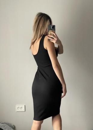 Плаття чорне класичне облягаюче