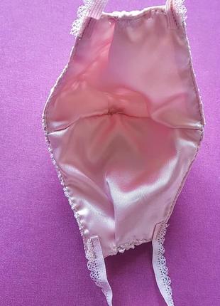 Нежно розовая кружевная маска питта внутри атлас4 фото