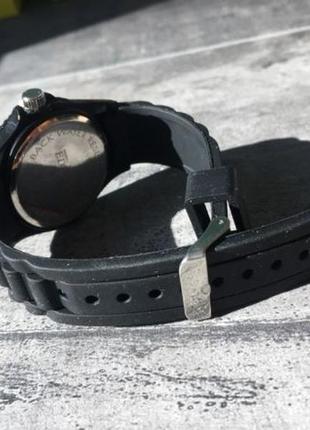 Оригинальные кварцевые часы crealibri в силиконовом корпусе италия3 фото