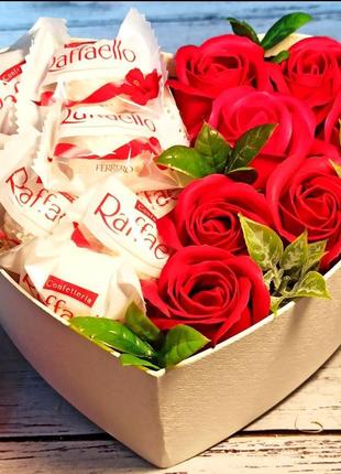 Солодкий бокс подарунковий набір подарунок дівчині букет мильних троянд