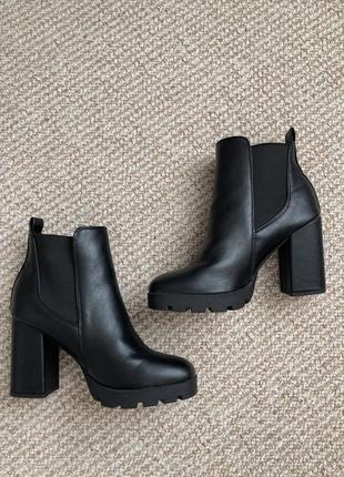 Ботильоны черные демисезон экокожа ботинки 40 размер стильные челси5 фото