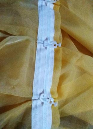 Тюль желтого цвета новая, под крючки 2 отреза общая ширина 9,3 метра3 фото