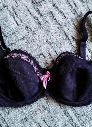 Бюстгалтер лифчик