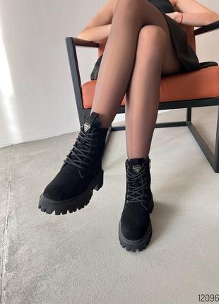 Черные натуральные замшевые зимние ботинки на шнурках шнуровке толстой подошве замш зима5 фото