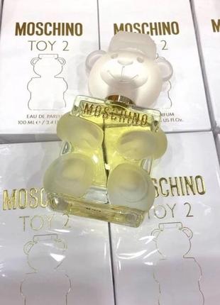 Toy 2 
moschino