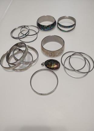 Комплект перламутровых браслетов (16шт) с двусторонним кулоном
