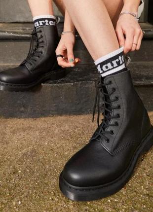 Шкіряні черевики dr. martens 1460 pascal mono black жіночі  чорні  24479001