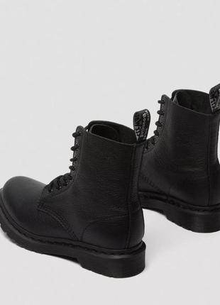Кожаные ботинки dr. martens 1460 pascal mono black женские черные 244790016 фото