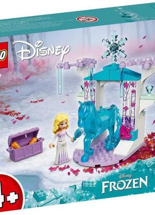 Конструктор lego disney princess ельза та крижана конюшня нокка 53 деталі (43209)