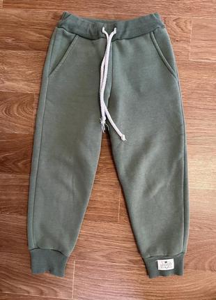Брюки джоггеры на флисе на девочку/мальчика 104 см
