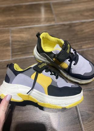 Кросівки осінні фірми tom wins