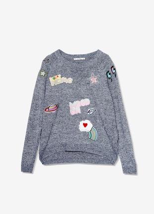 Стильный свитер с нашивками pull&bear