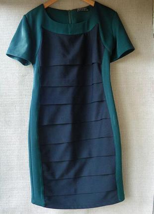 Стильное деловое платье футляр