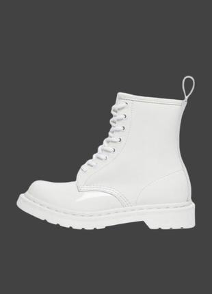 Dr. martens
черевики 26728100 1460 mono white patent lamper