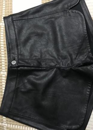 Шорты из экокожи h&m