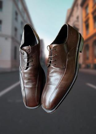 Шкіряні туфлі hugo boss оригінальні коричневі1 фото