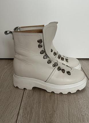Кожаные ботанки айвори, светлые