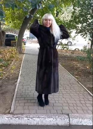 Натуралую норковую шубу