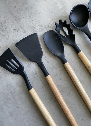 Набор принадлежностей аксессуаров для кухни лопатка венчик3 фото