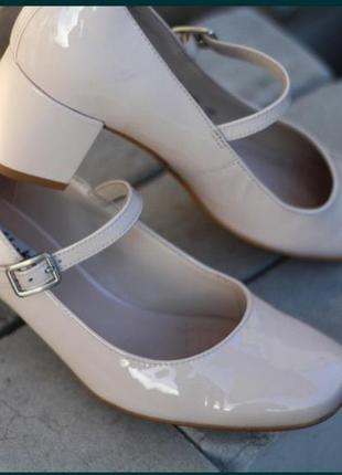 Красивые туфли бренд clarks натуральная кожа лаковые новые 371 фото