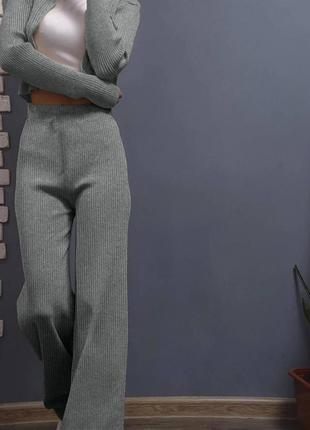 Теплий костюм із ангори рубчик вкорочена кофта на ґудзиках вільного прямого крою штани палаццо з високою посадкою на резинці широкі6 фото