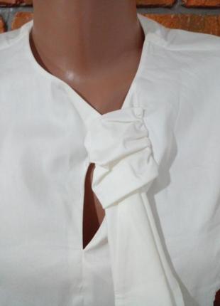 Красивая офисная блуза молочного цвета2 фото