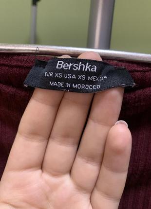 Бордовая кофточка bershka с открытыми плечами / кофточка с открытыми плечами3 фото